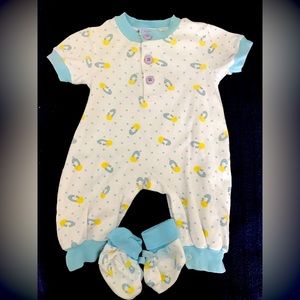 Adorable Baby One Piece w/ Matching Booties sized Small 3-6 Months